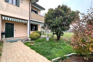 PORZIONE DI TRIFAMILIARE A PONTE SAN NICOLÒ