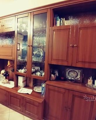Soggiorno in legno stile classico