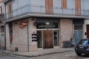 Abitazione e attività commerciale