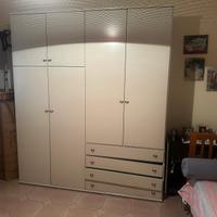 Armadio cameretta 4 ante con cassetti fuori binari