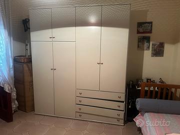 Armadio cameretta 4 ante con cassetti fuori binari