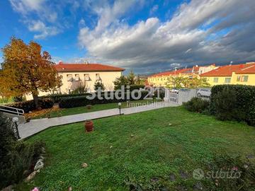 Villa di 155 m² con 5 locali e posto auto a Figlin