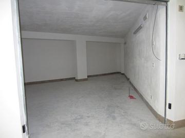 Garage mq 40 in Via barletta