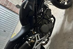 Ducati monster 750 dark