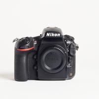 Nikon D810, perfetta, solo 2600 scatti.