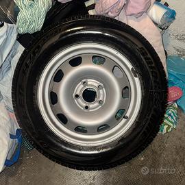 BridGestone 215/65 R16