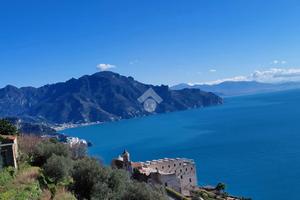 2 LOCALI A CONCA DEI MARINI