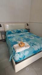 NAPOLI-SANTA CHIARA 600 euro comprensivo di utenze