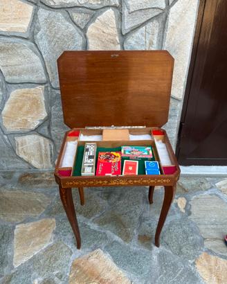 Tavolino Musicale Vintage con Carillon