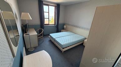 mobili camera da letto (albergo)