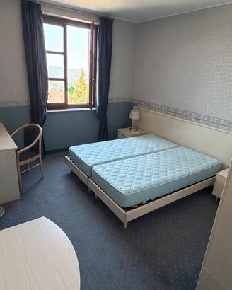 mobili camera da letto (albergo)