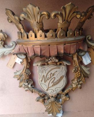 Fregio antico in legno dorato e laccato