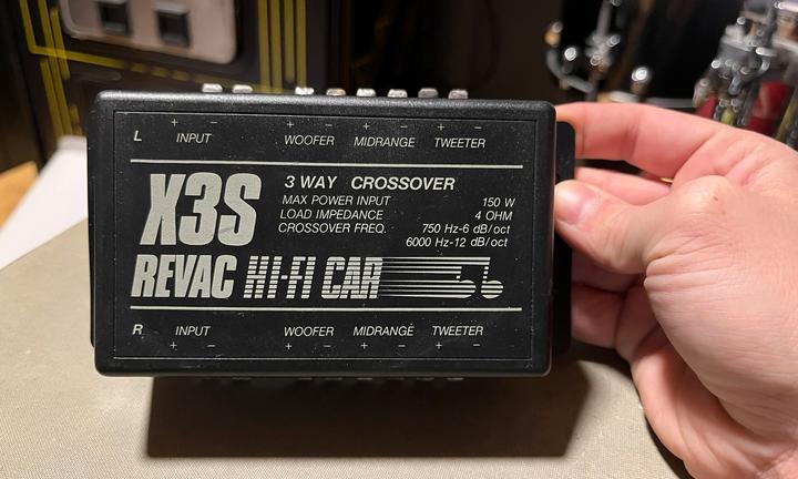 Crossover hi-fi auto