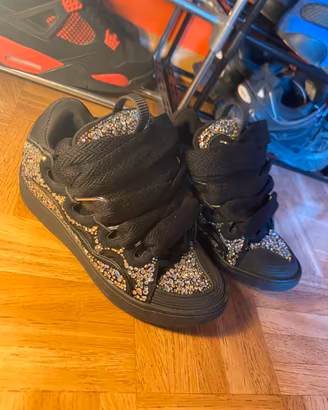 Lanvin curb custom