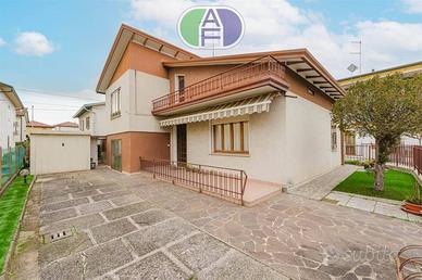 MIRA CASA SINGOLA CON GIARDINO