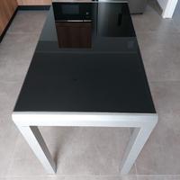 Tavolo in vetro temperato