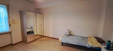 Ampia singola a due passi dal centro