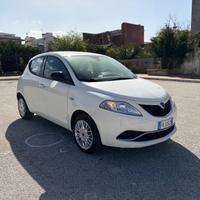 Lancia Ypsilon 1.2 69 CV 5 porte Platinum