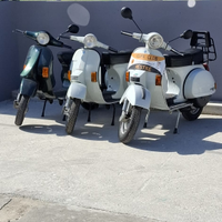 Vespe vintage in blocco