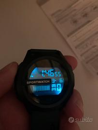 Sportwatch LCD con cinturino blu scuro
