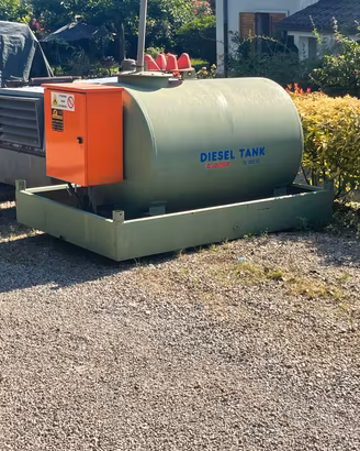 Cisterna per gasolio con pompa