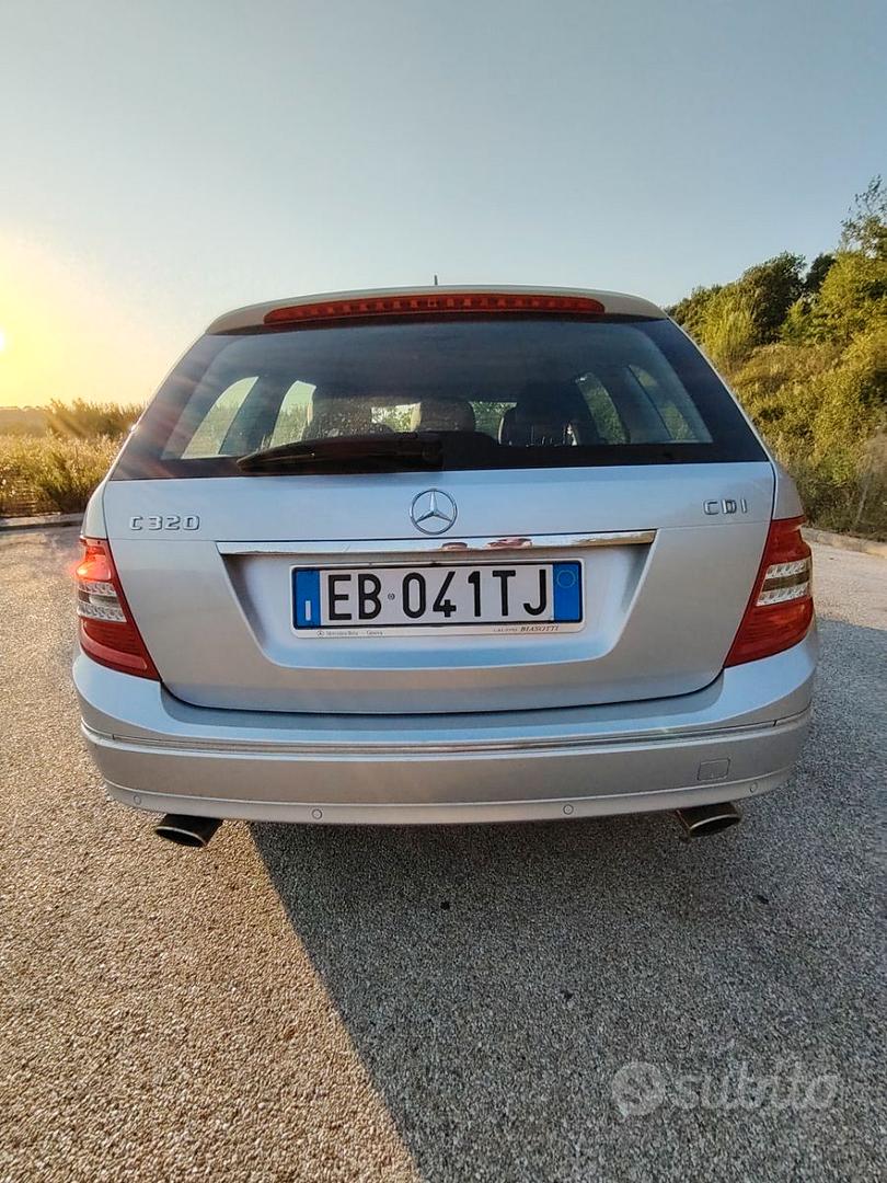 Mercedes-Benz C 320 2010 photo 4