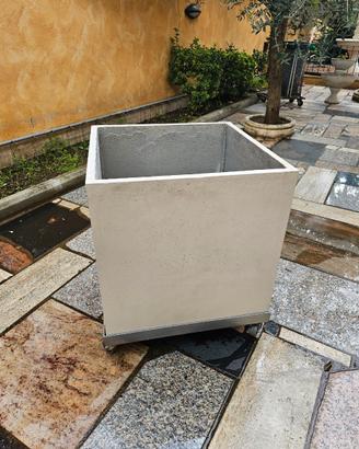 vaso su ruote