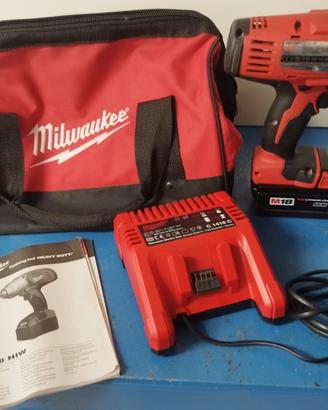 Avvitatore a impulsi Milwaukee HD 18 HIW - Kit com