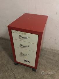 Cassettiera con rotelle