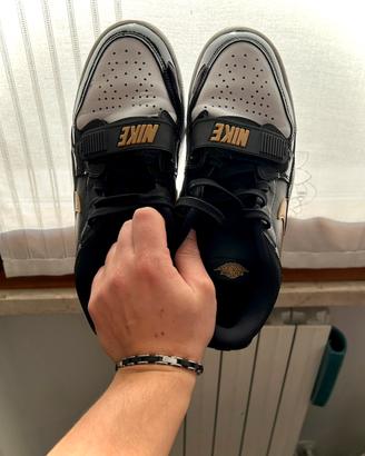 Nike Air Jordan (colorway Black/Gold)