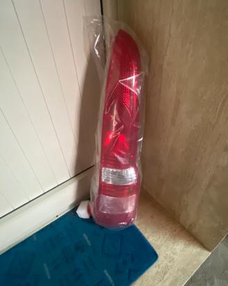 Faro posteriore destro Panda