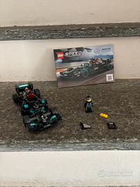 Lego Mercedes F1 76909