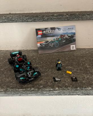Lego Mercedes F1 76909