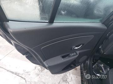 Alzavetro posteriore sx renault megane 2012