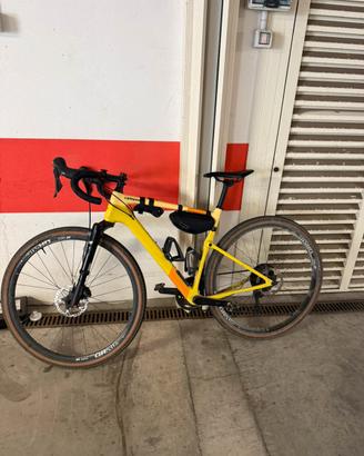 Bici gravel cannondale topstone