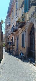 Bilocale vico S.Mandato - Napoli