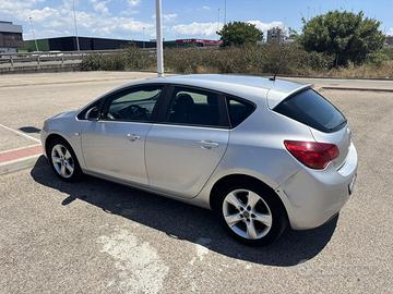 Opel Astra anno 2010