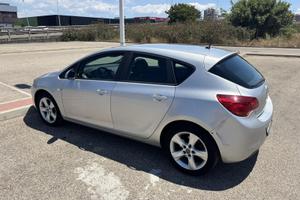 Opel Astra anno 2010