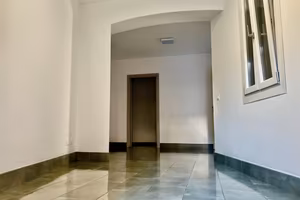Magazzino con box in centro intra