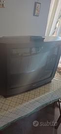televisore con tubo catodico