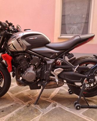 TRIUMPH TRIDENT 660