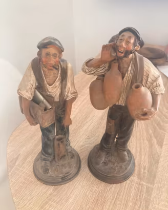 Statuine in terracotta firmate