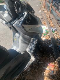 Kymco downtown 300 incidentato