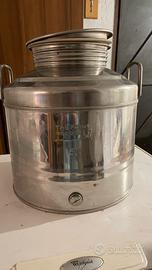 Bidone in accaio per olio