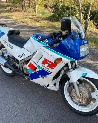 Yamaha FZ 750 GENESIS