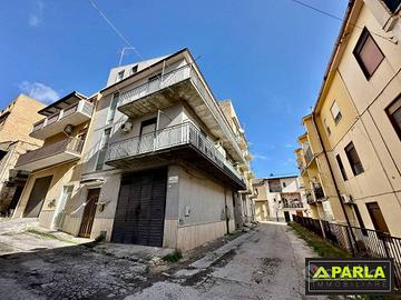 Casa indipendente di 208 m² con più di 5 locali e 