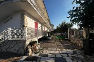 Villa di 510 m² con più di 5 locali a Giugliano in