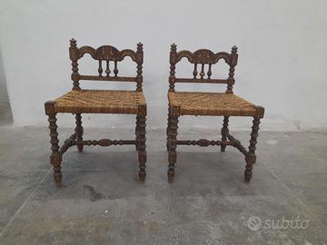 n.2 seggiole primi ‘900 in vimini con decoro