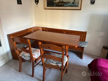 TAVOLO CON SEDUTE COMPLETO IN LEGNO