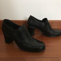 Scarpe con tacco nere tipo mocassino numero 39